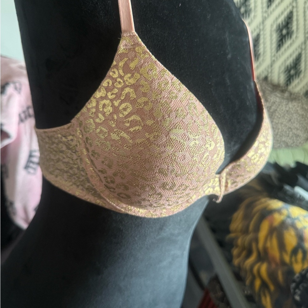 Pink Leopard Print Bra by PINK Victoria's Secret - Picture 6 of 7